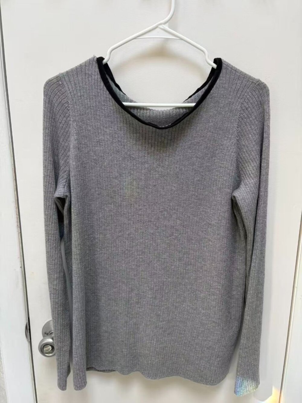 Uniqlo Size L Gray Ribbed Knit Sweater Womens Long Sleeve Scoop Neck Black Trim